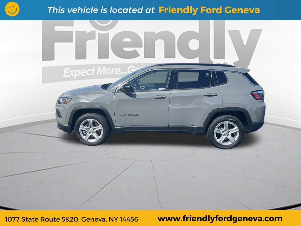 Used 2023 Jeep Compass Latitude w/ Convenience Group AWD/4WD image 8