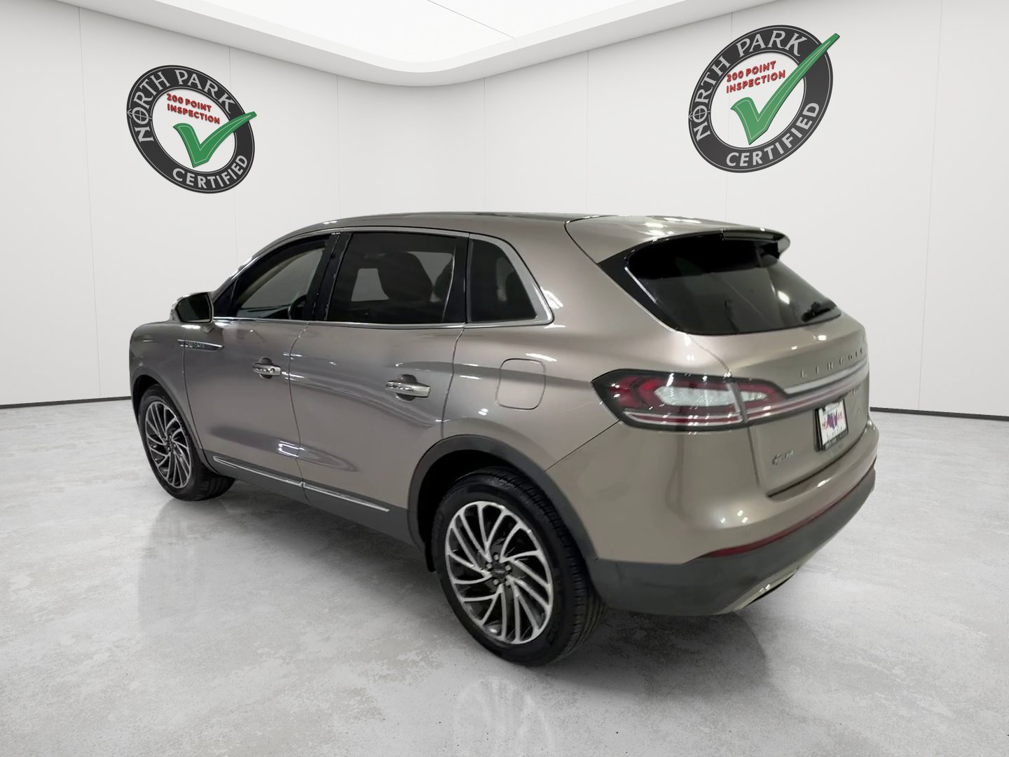 Used 2020 Lincoln Nautilus Reserve AWD/4WD image 3