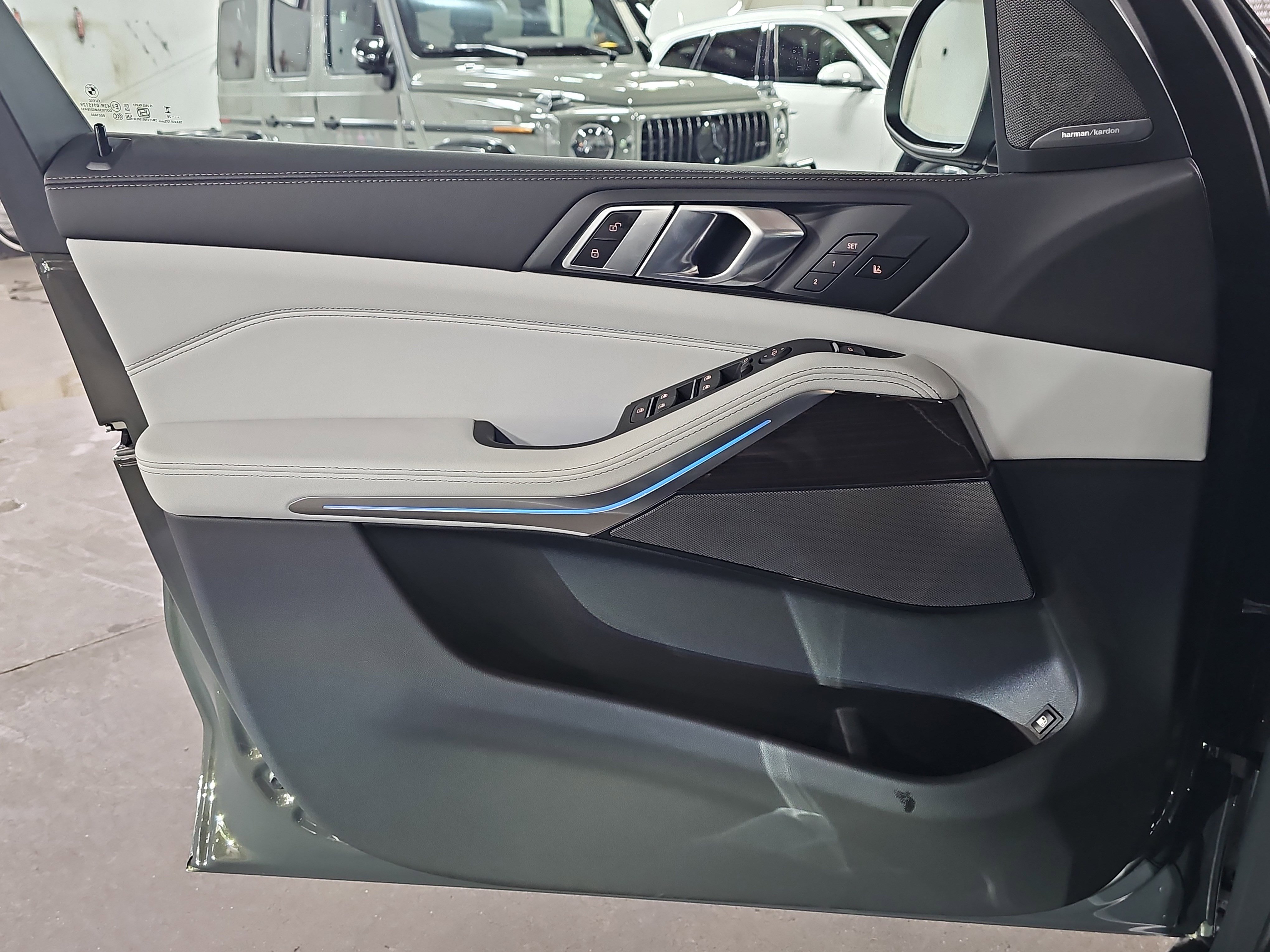 New 2026 BMW X5 xDrive50e w/ Climate Comfort Package image 29