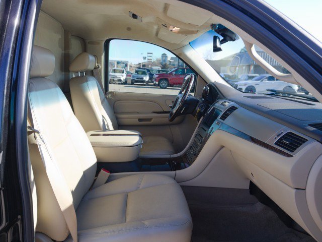 Used 2009 Cadillac Escalade ESV AWD w/ Livery Package image 39
