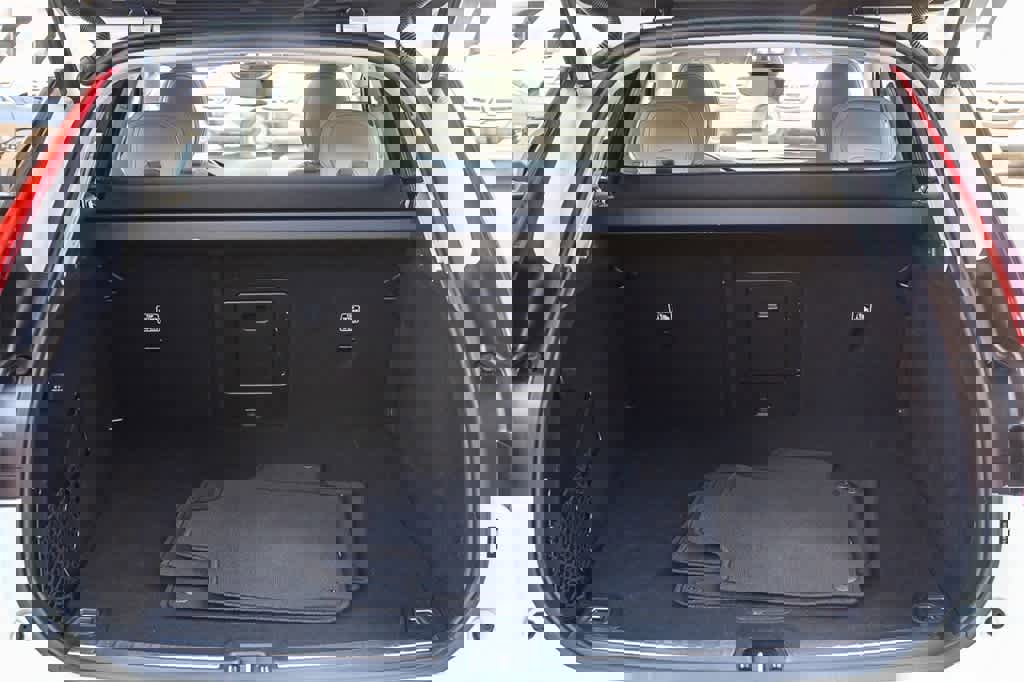 Used 2024 Volvo XC60 B5 Ultimate image 28