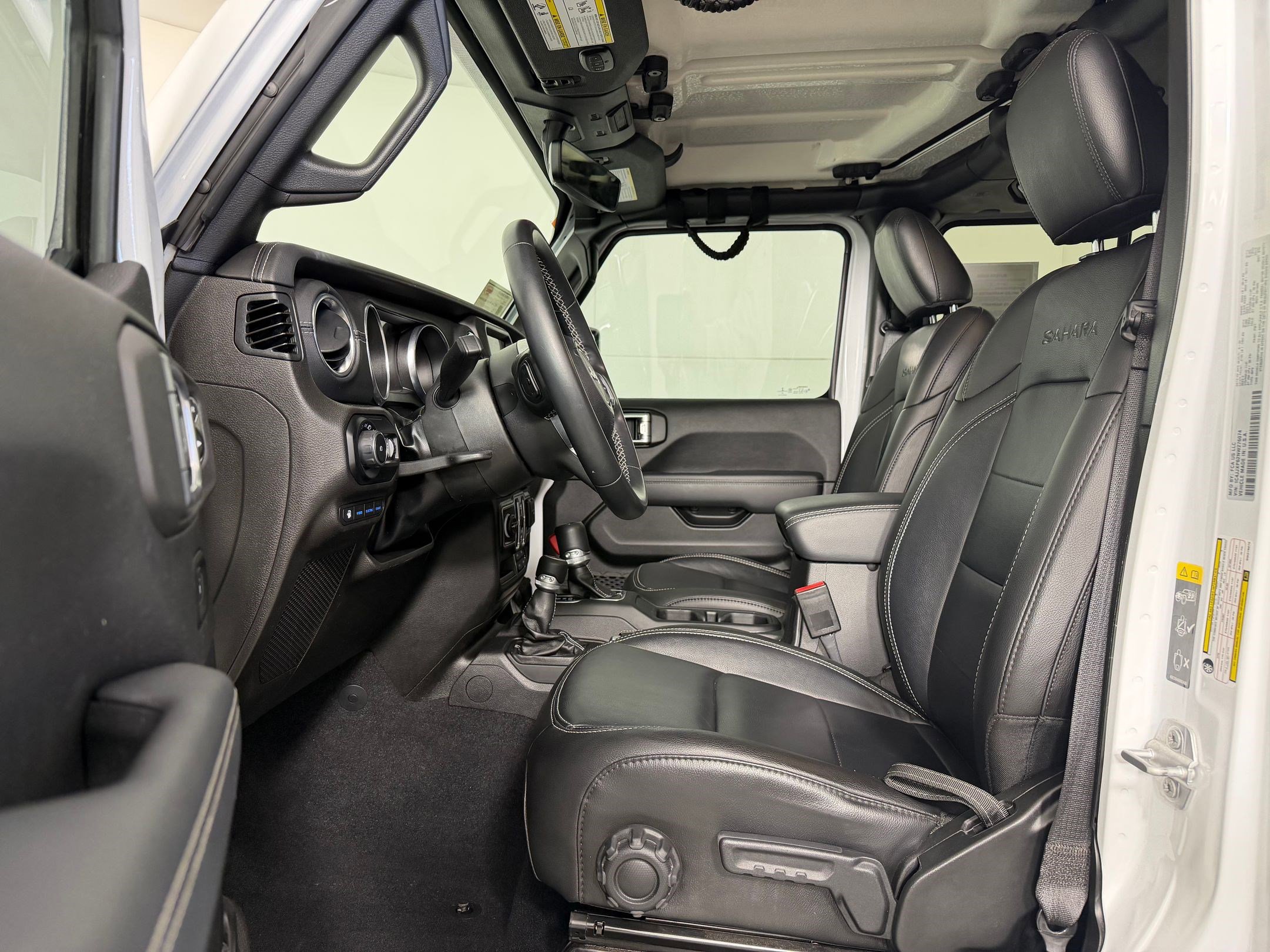 Used 2022 Jeep Wrangler Unlimited Sahara image 5