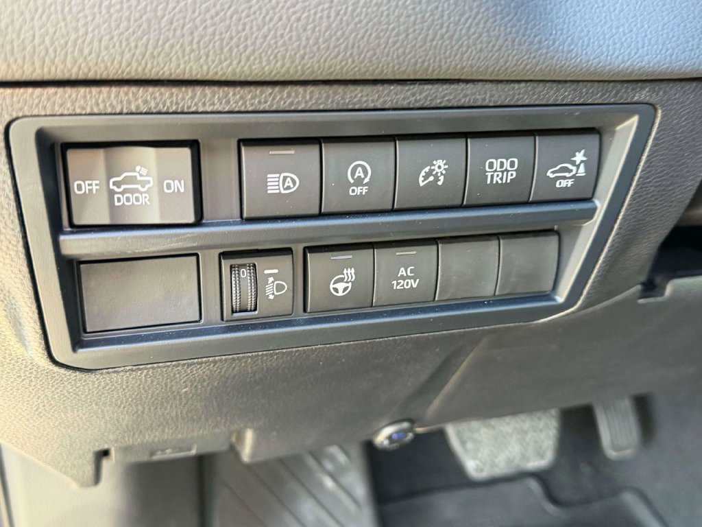 Used 2026 Toyota Tundra Limited AWD/4WD image 29