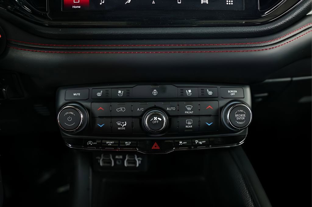 Used 2024 Dodge Durango GT image 29