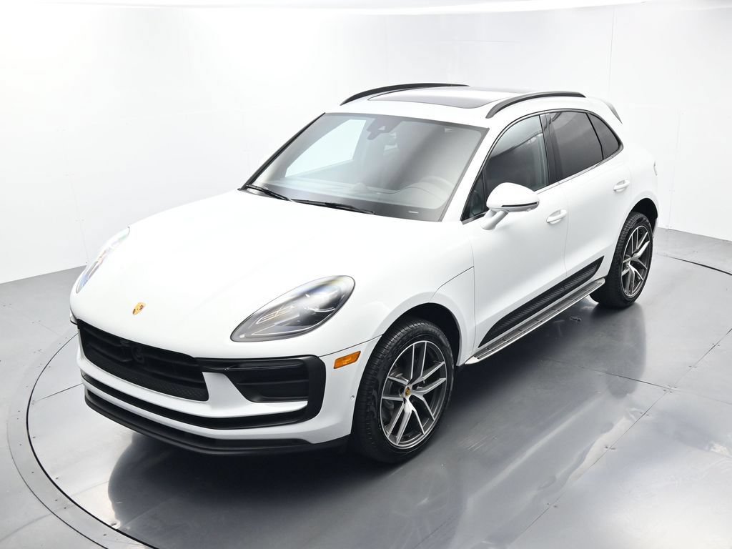 Certified 2025 Porsche Macan Turbo AWD/4WD image 35