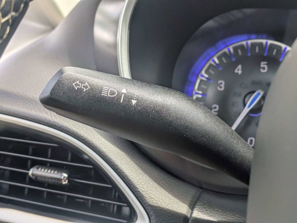 Used 2024 Chrysler Pacifica Touring-L FWD image 27