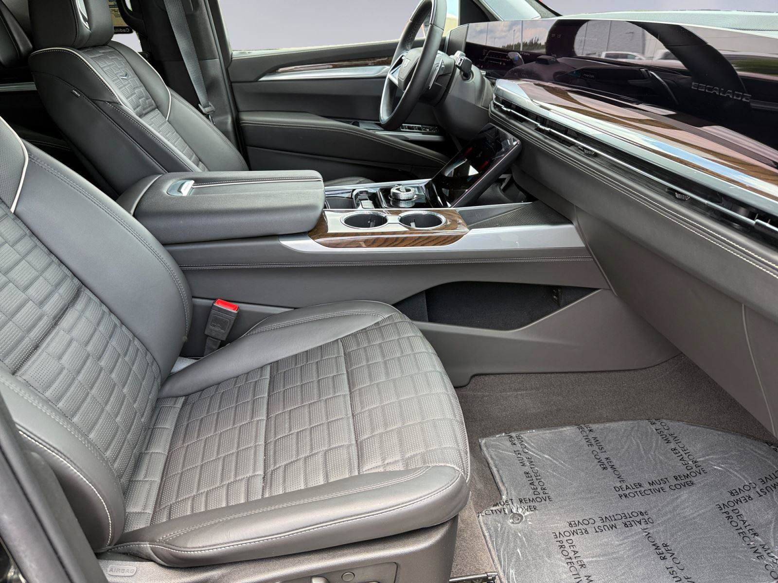 Used 2025 Cadillac Escalade Sport Platinum w/ LPO, Floor Liner Package AWD/4WD image 15