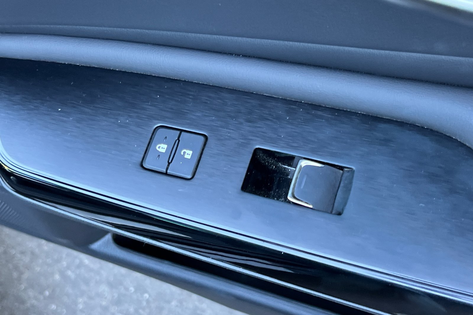 Used 2024 Lexus ES 350 F Sport w/ Accessory Package (Z2) FWD image 22