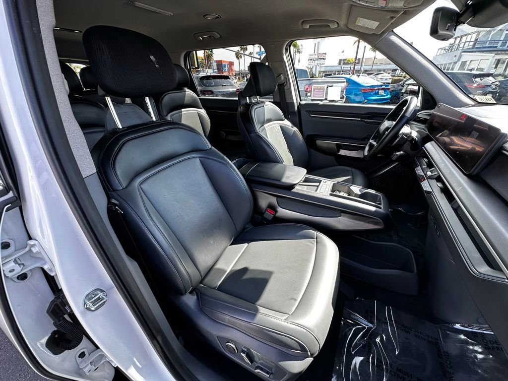 Used 2024 Kia EV9 Light Long Range RWD image 19