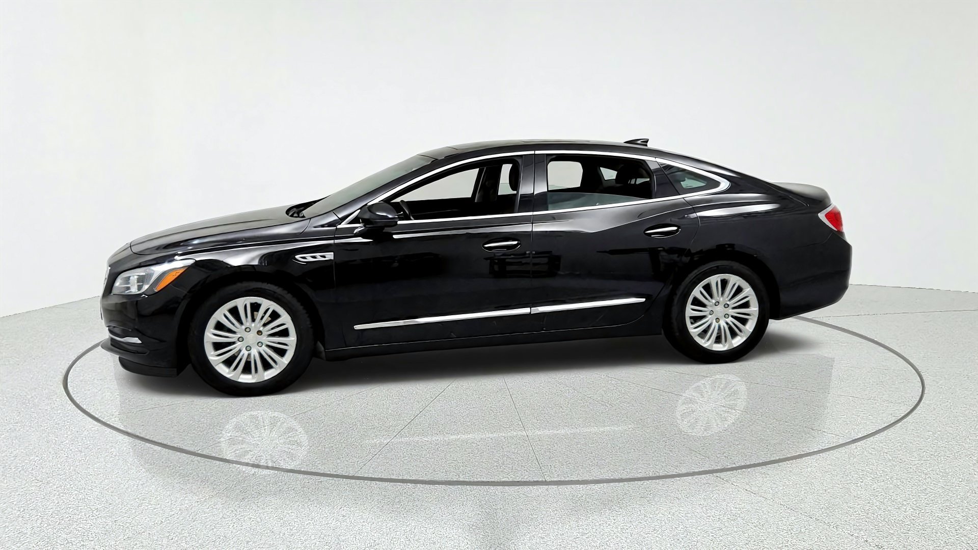 Used 2019 Buick LaCrosse Essence w/ Sun and Shade Package FWD image 2