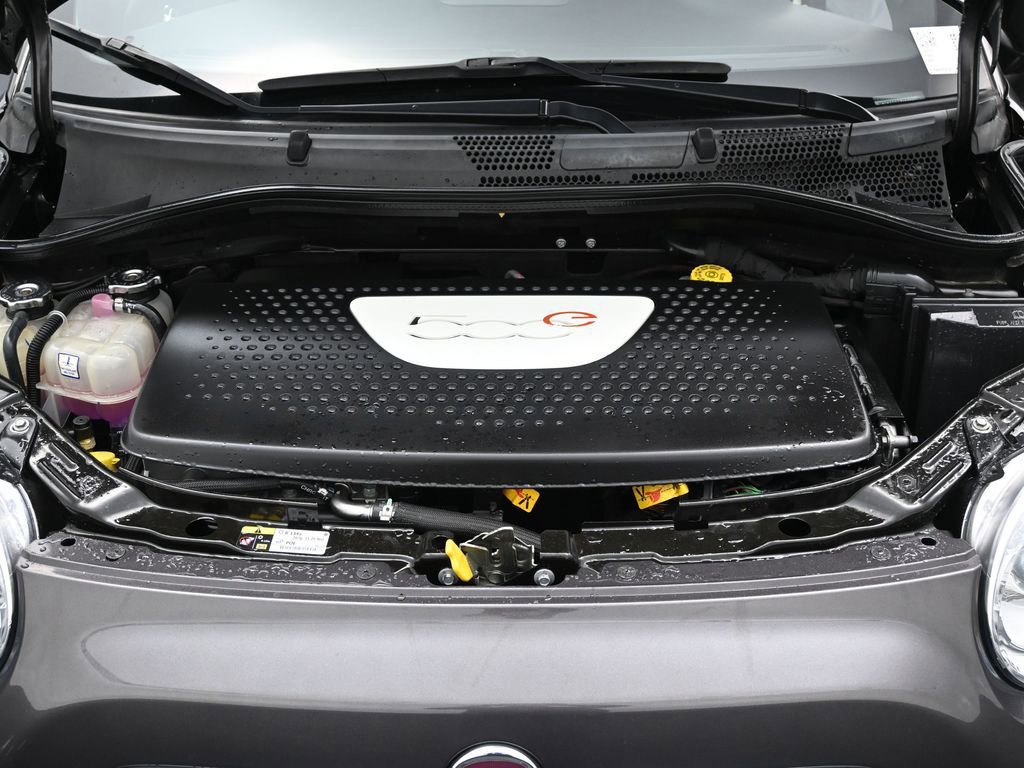 Used 2018 FIAT 500 e image 11