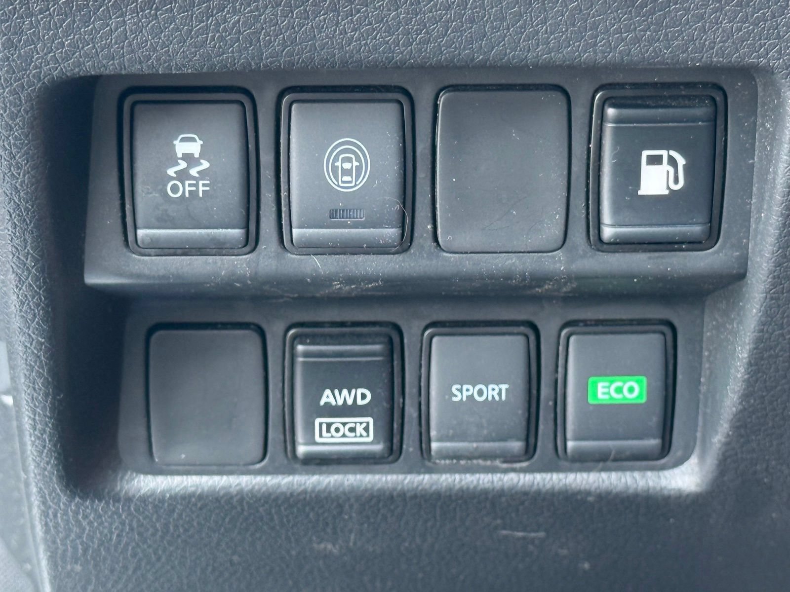 Used 2020 Nissan Rogue S AWD/4WD image 33