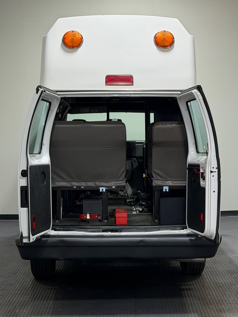 Used 2013 Ford E-350 and Econoline 350 Extended Super Duty RWD image 13