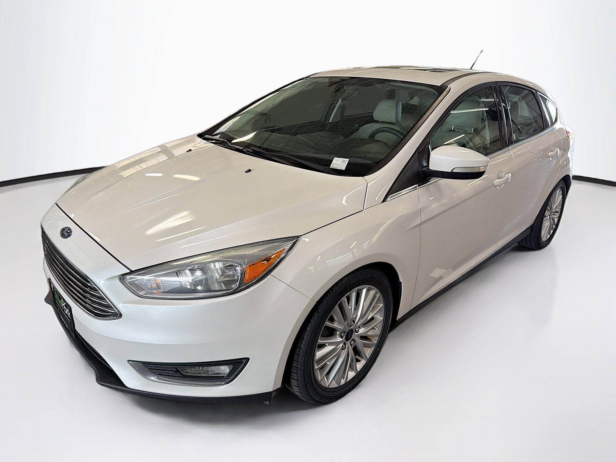 Used 2016 Ford Focus Titanium FWD image 3