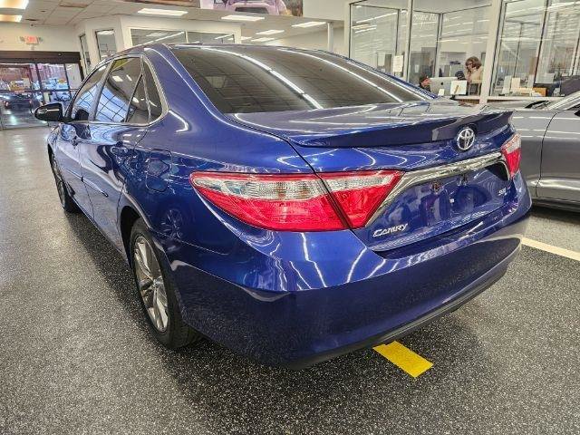 Used 2015 Toyota Camry SE FWD image 6