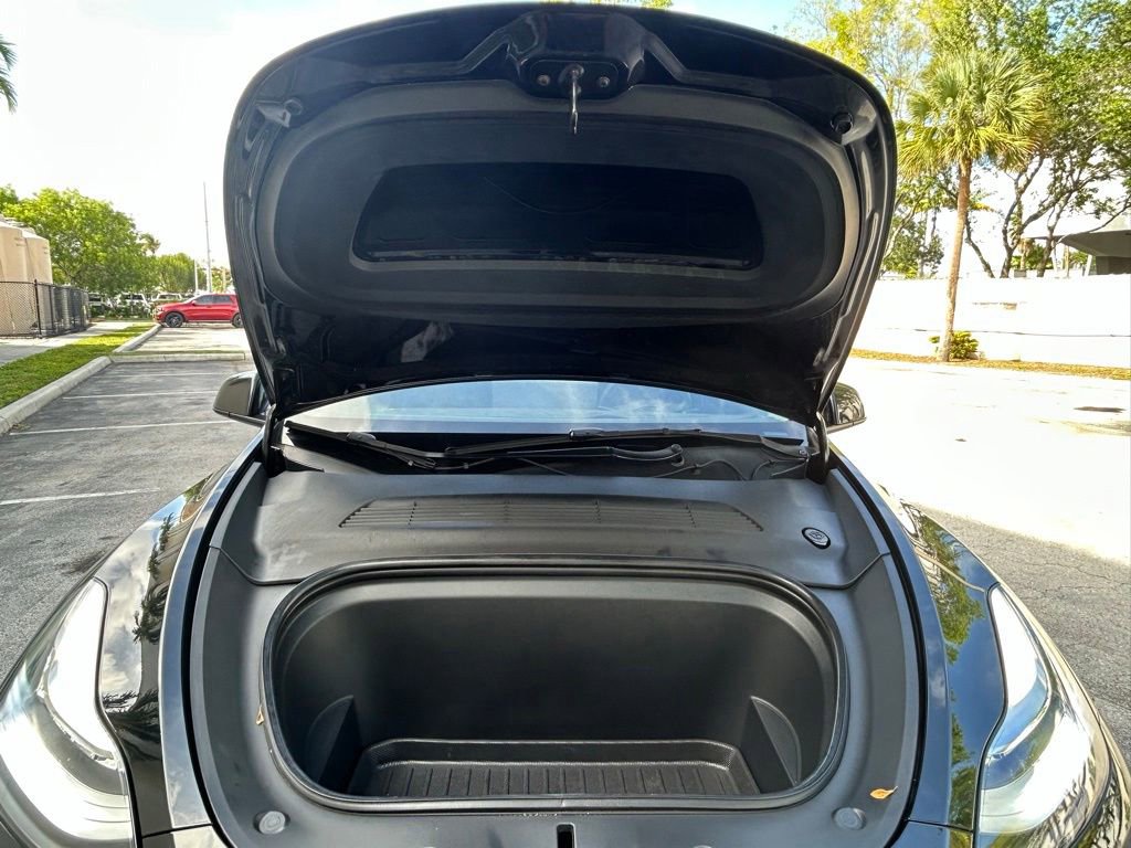 Used 2021 Tesla Model Y Long Range AWD/4WD image 29