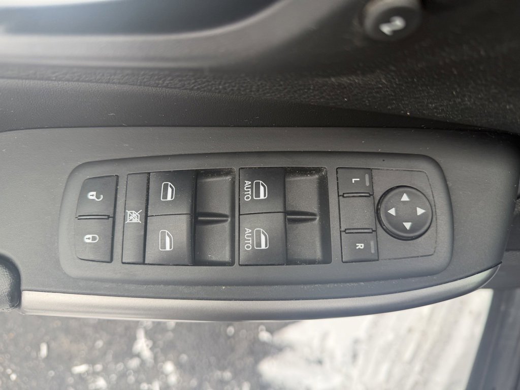 Used 2021 Jeep Cherokee Limited image 21