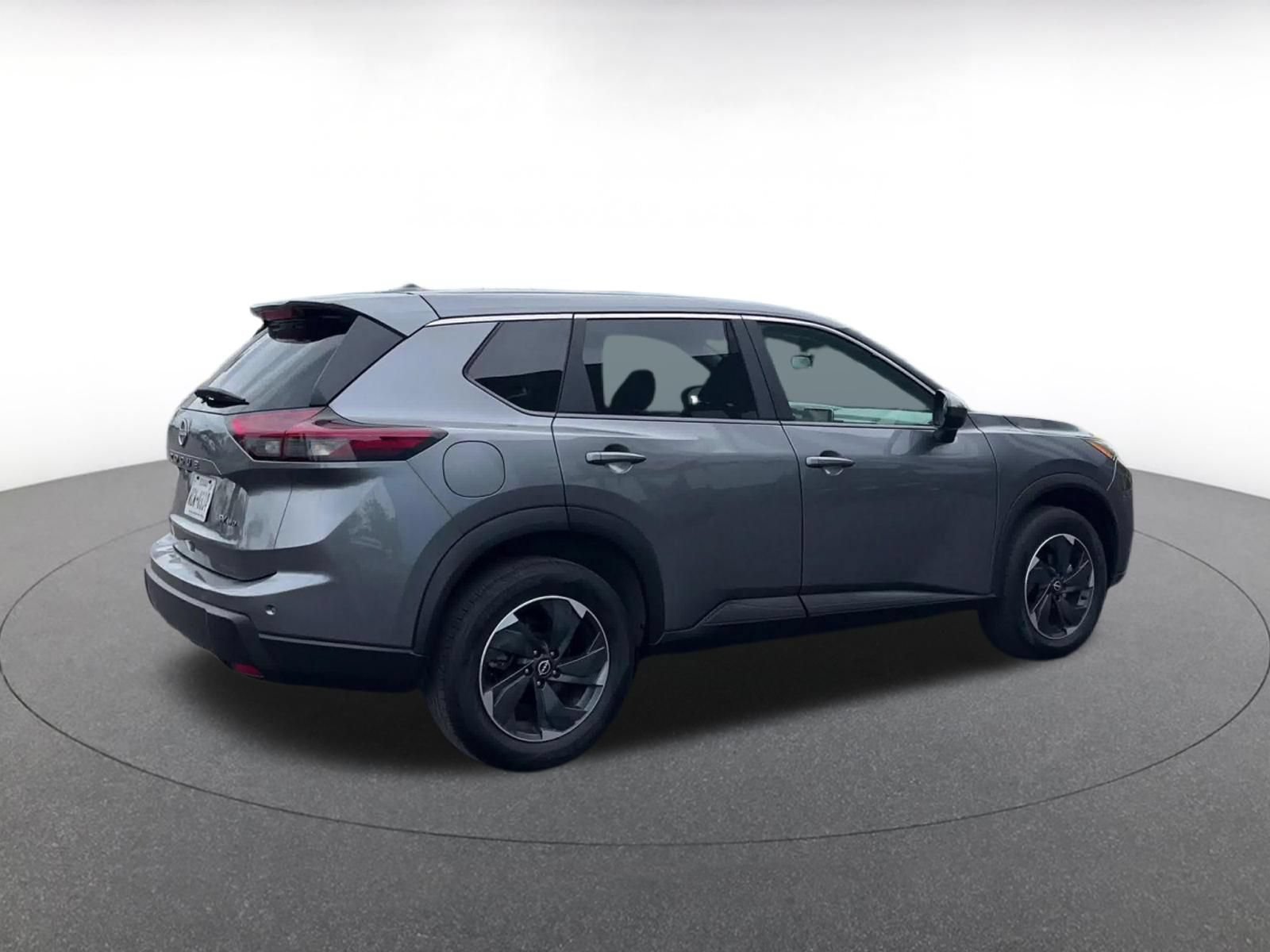 Used 2025 Nissan Rogue SV AWD/4WD image 14