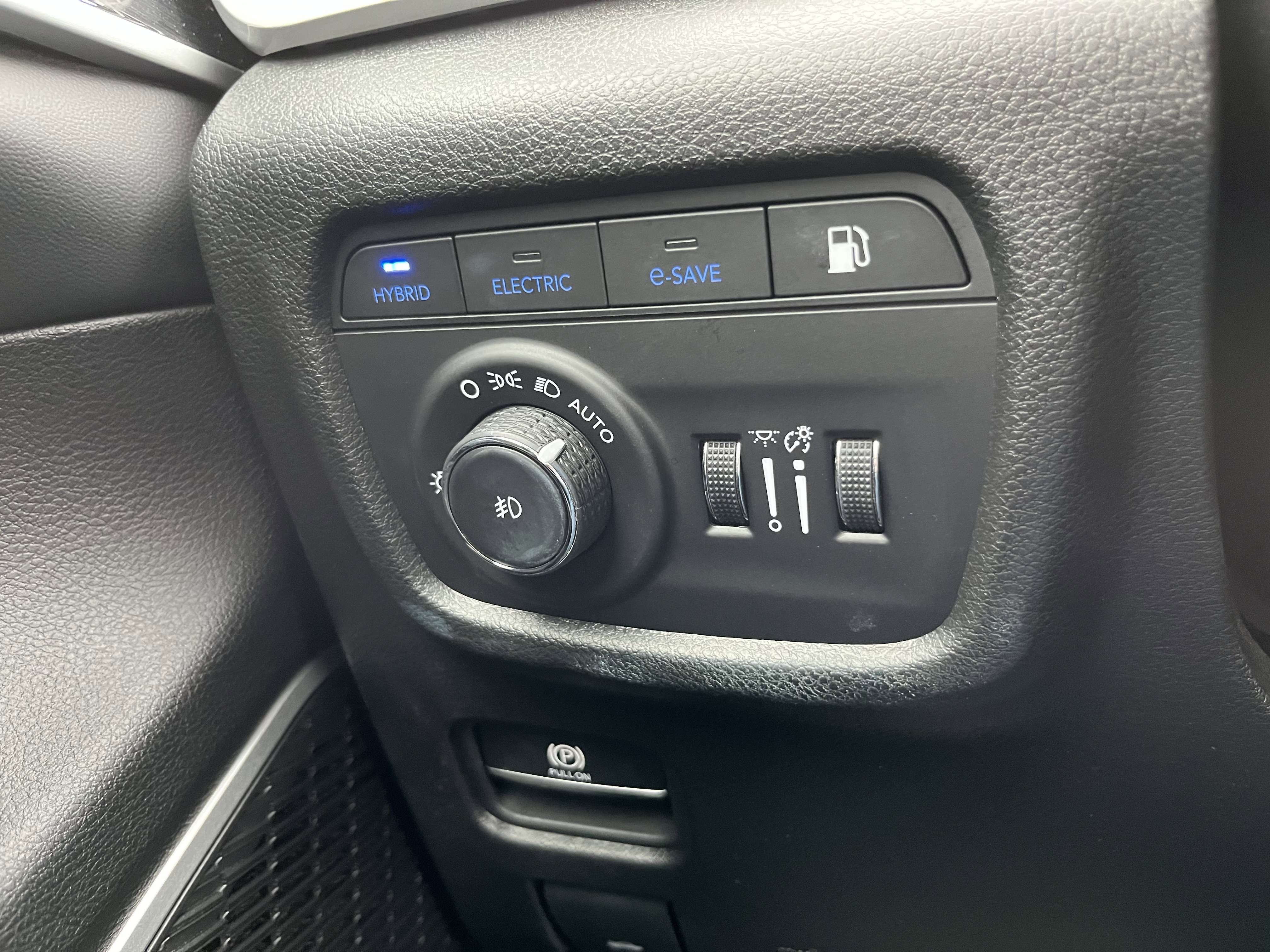 Used 2023 Jeep Grand Cherokee Trailhawk image 37