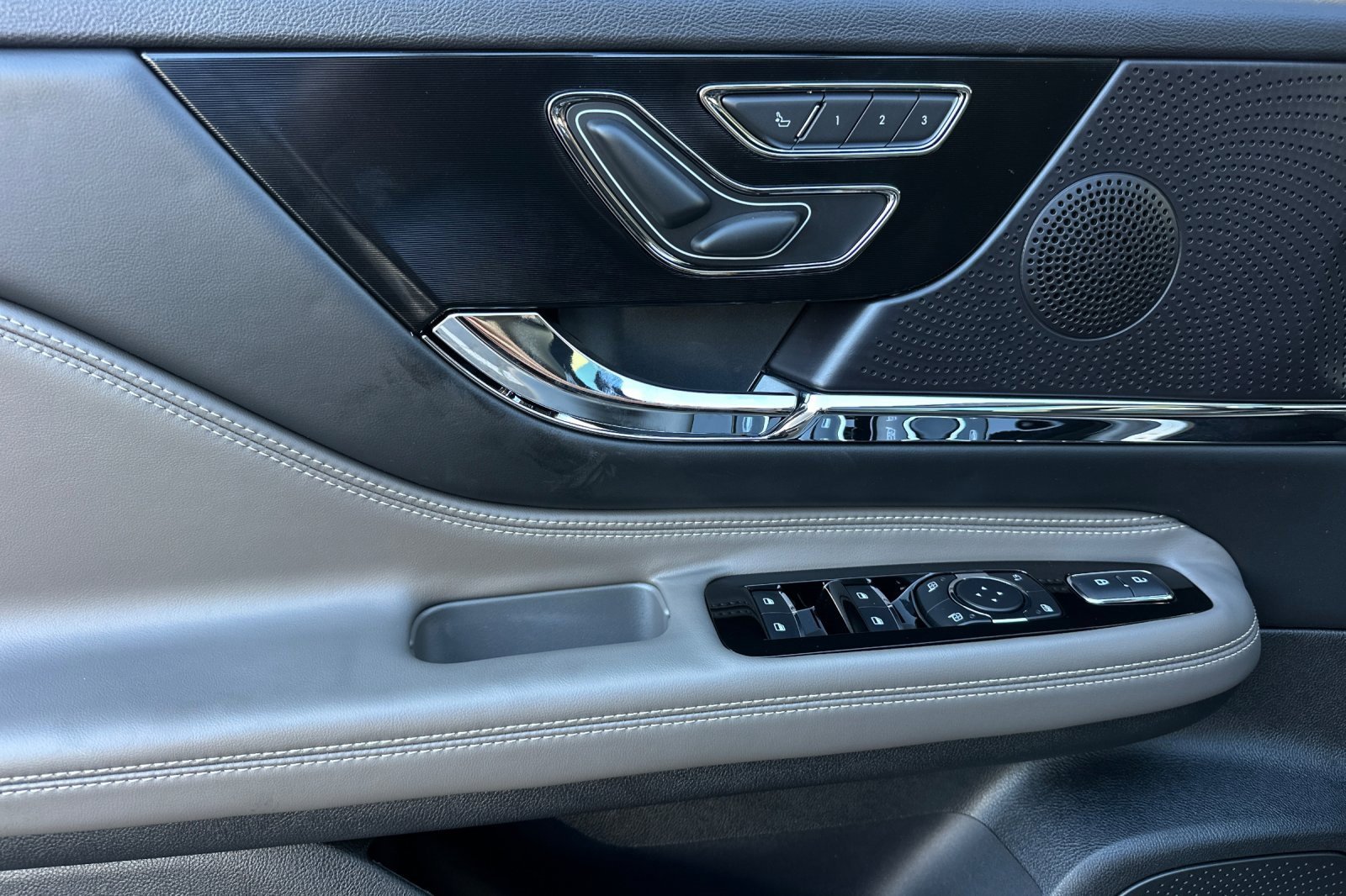 New 2025 Lincoln Corsair Grand Touring w/ Equipment Group 301A image 10