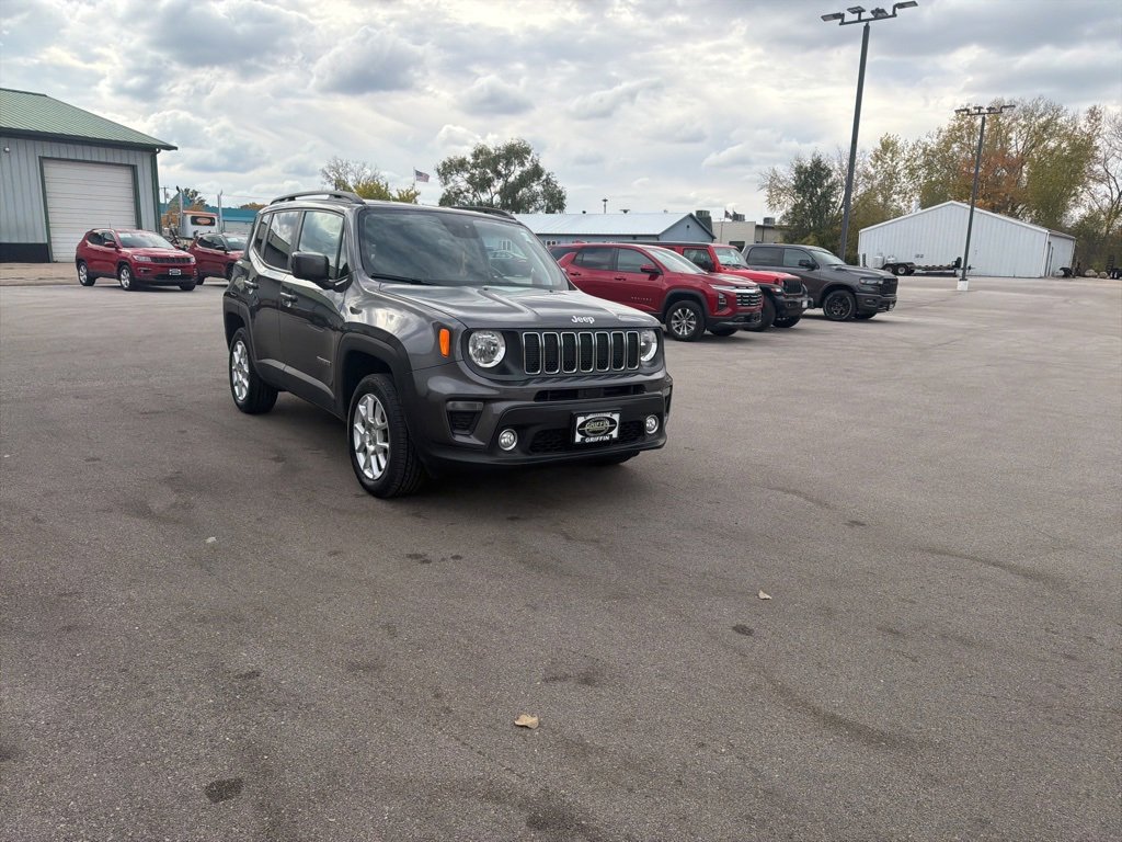 Used 2019 Jeep Renegade Latitude w/ Cold Weather Group image 28