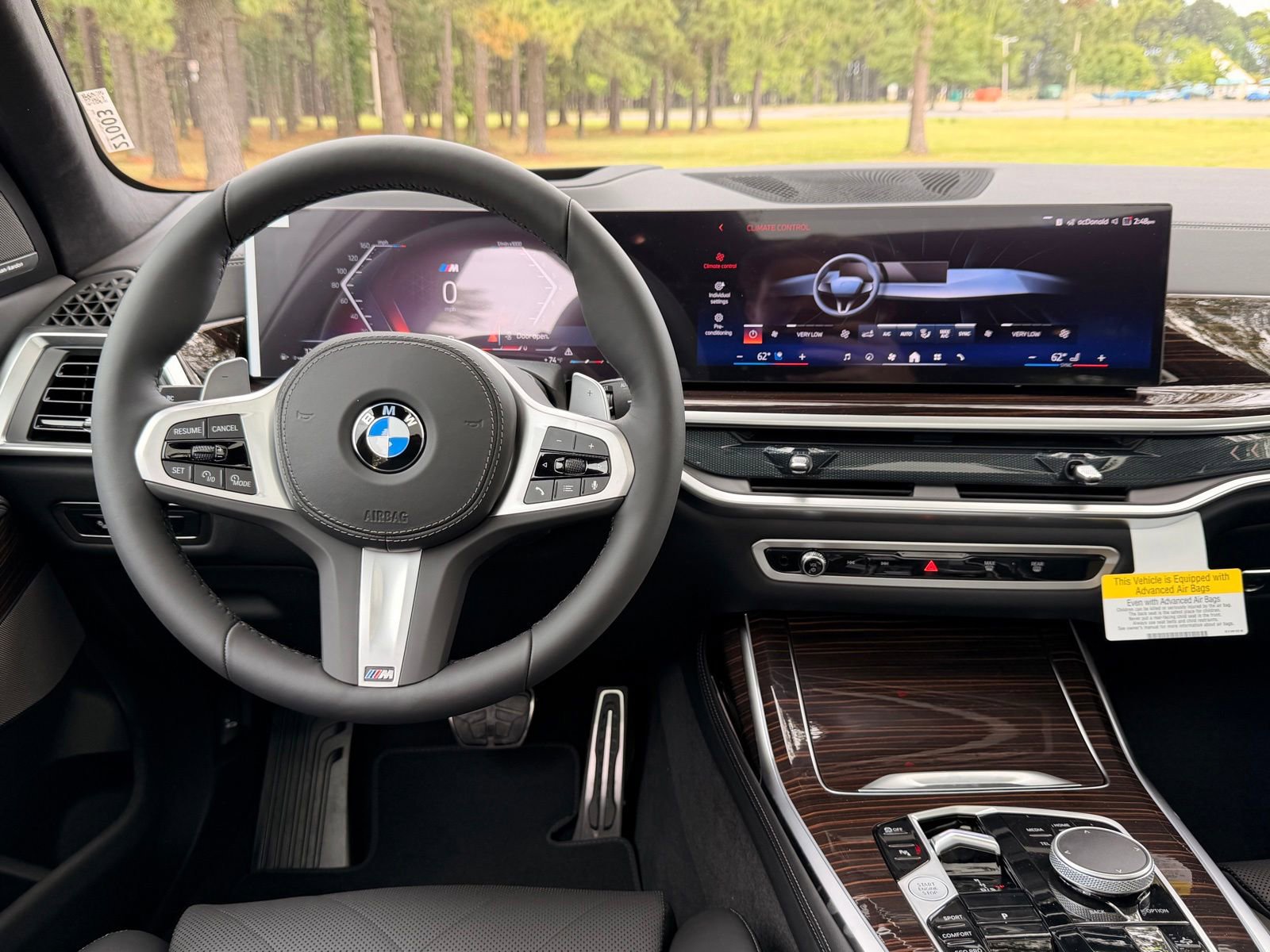 New 2027 BMW X7 xDrive40i w/ M Sport Package AWD/4WD image 3