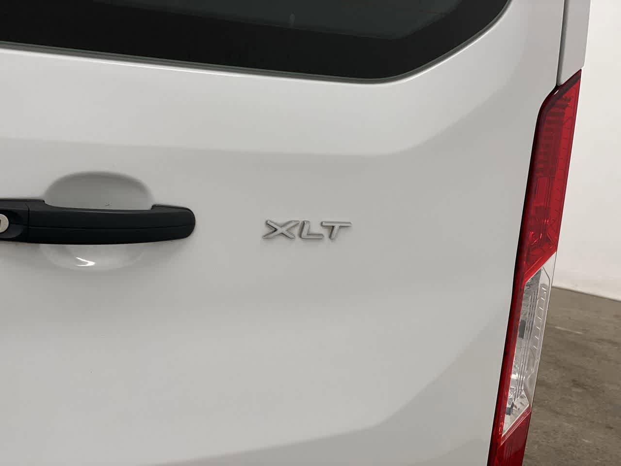 Used 2023 Ford Transit 350 XLT image 11