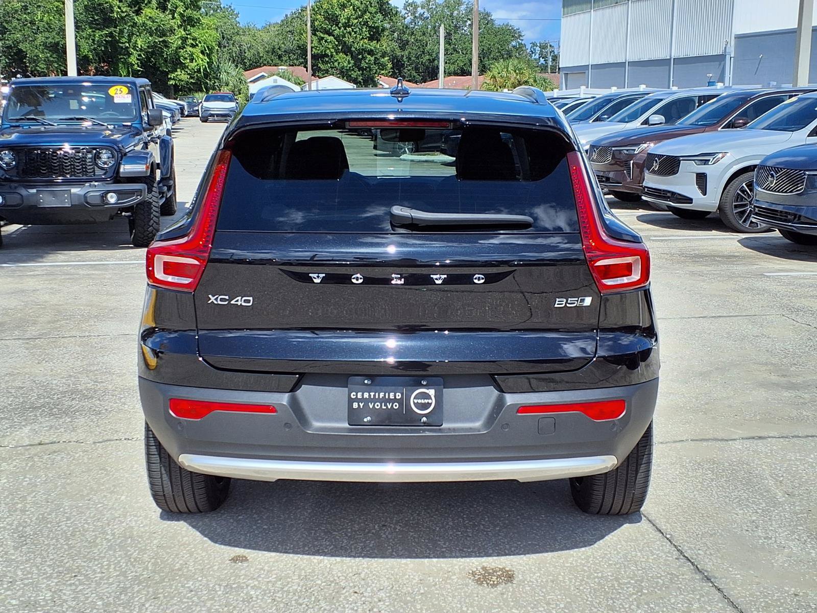 Certified 2023 Volvo XC40 B5 Ultimate w/ Protection Package Premier AWD/4WD image 6