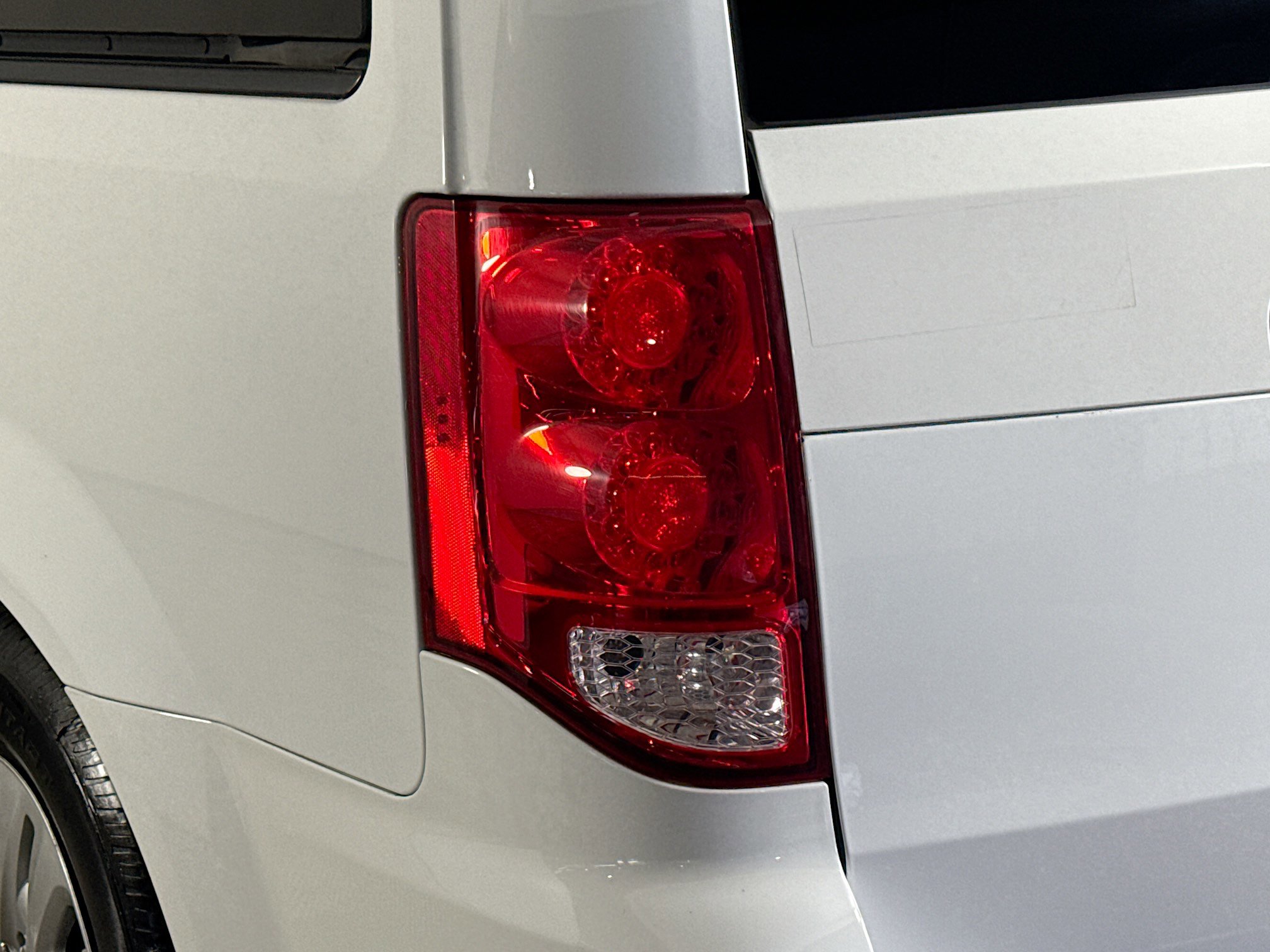 Used 2019 Dodge Grand Caravan SE image 34