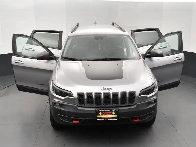 Used 2021 Jeep Cherokee Trailhawk w/ Premium Leather Package image 10