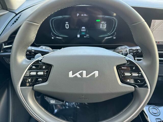 Used 2024 Kia Niro EX FWD image 28