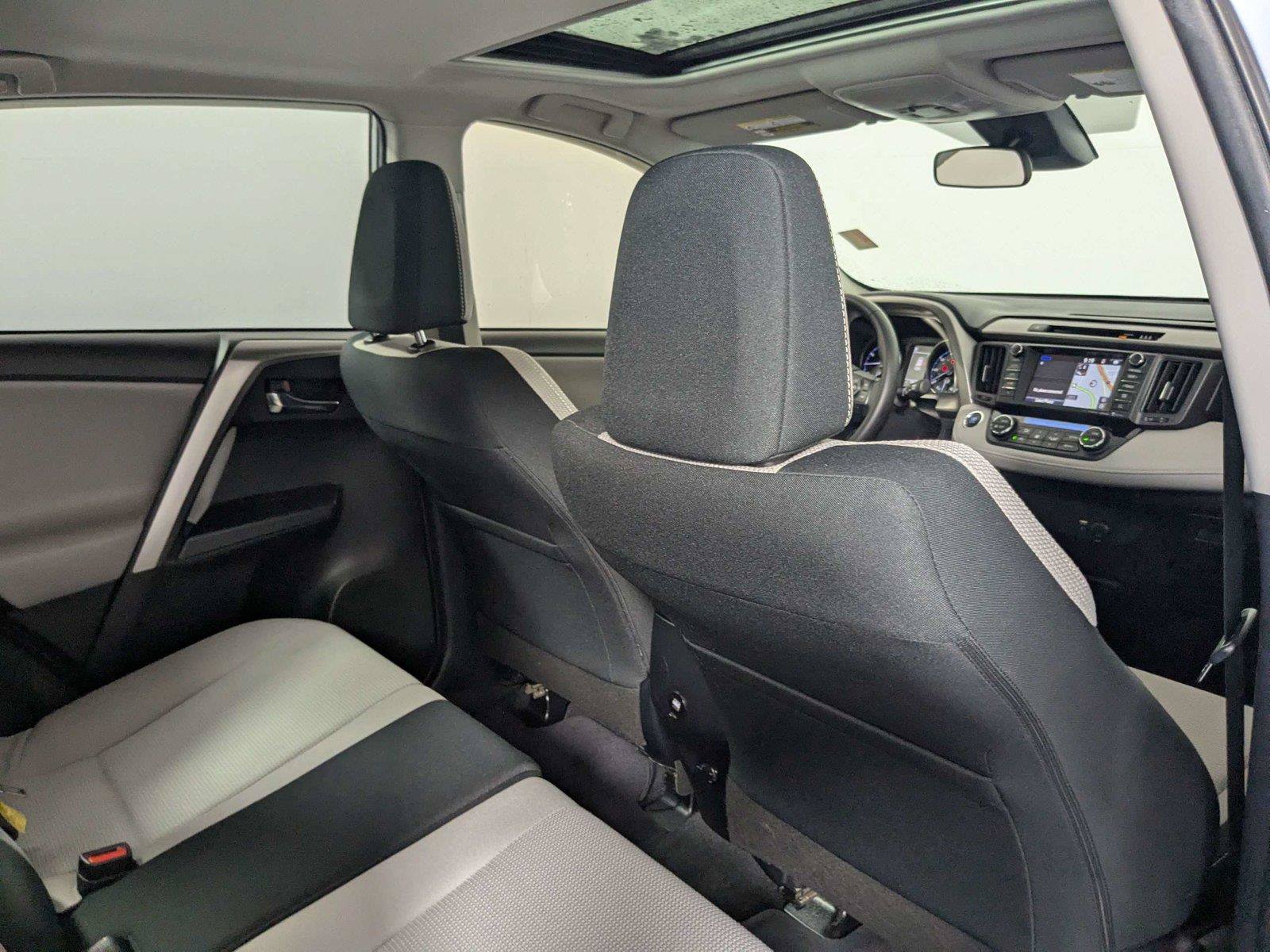 Used 2018 Toyota RAV4 XLE FWD image 33