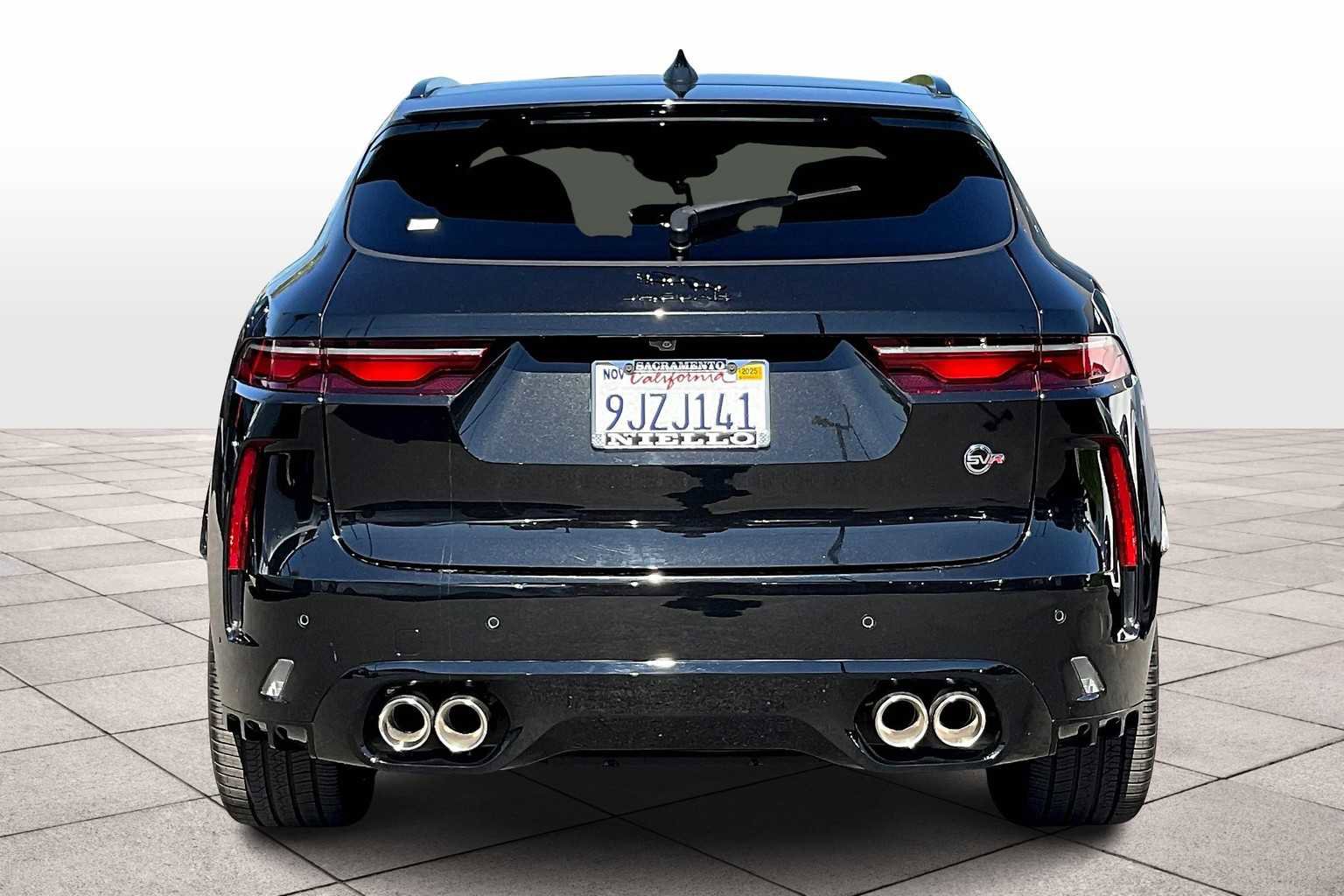 Used 2024 Jaguar F-PACE SVR image 6