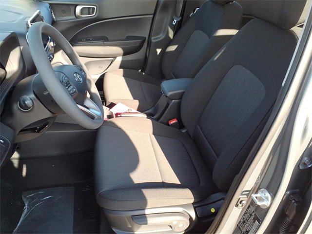 New 2026 Hyundai Venue SE image 9