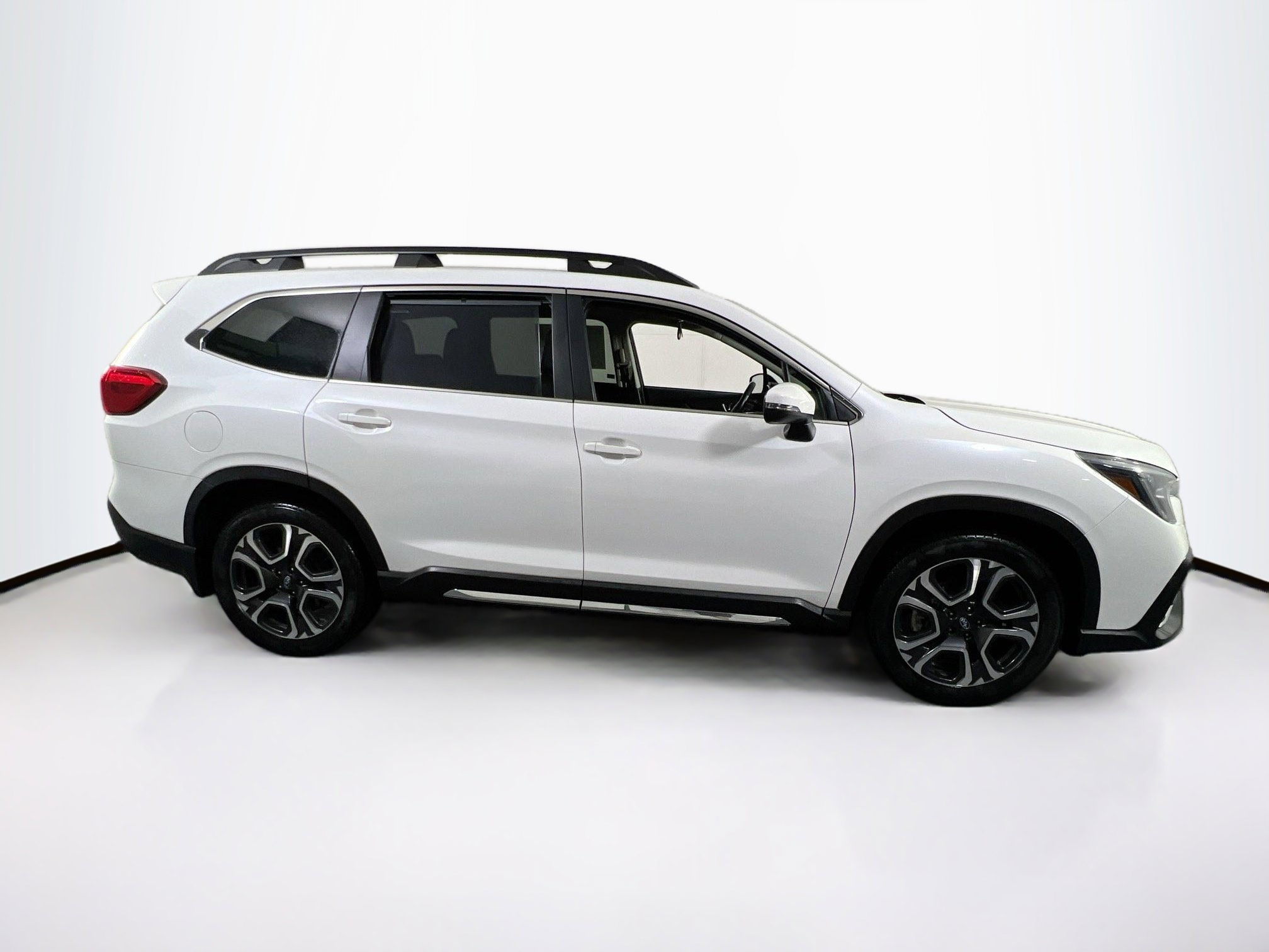 Used 2023 Subaru Ascent Limited image 4