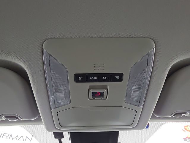 Used 2021 Toyota RAV4 LE AWD/4WD image 24