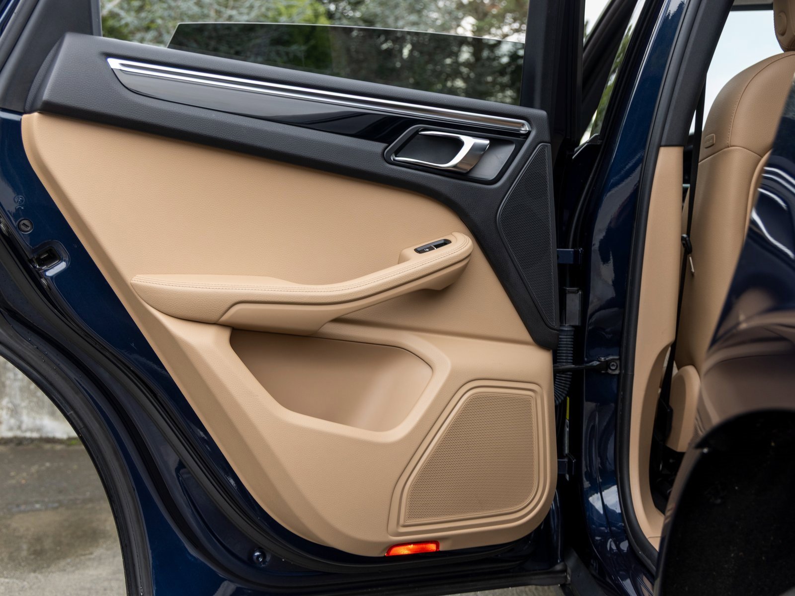 Used 2020 Porsche Macan image 38