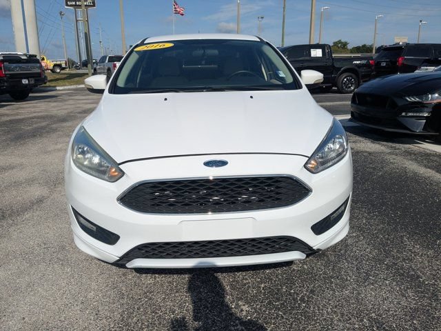 Used 2016 Ford Focus SE w/ SE Sport Package FWD image 9