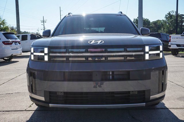 Used 2025 Hyundai Santa Fe Limited image 8