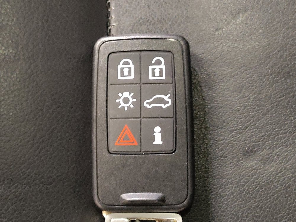 Used 2015 Volvo XC60 T5 Platinum image 32