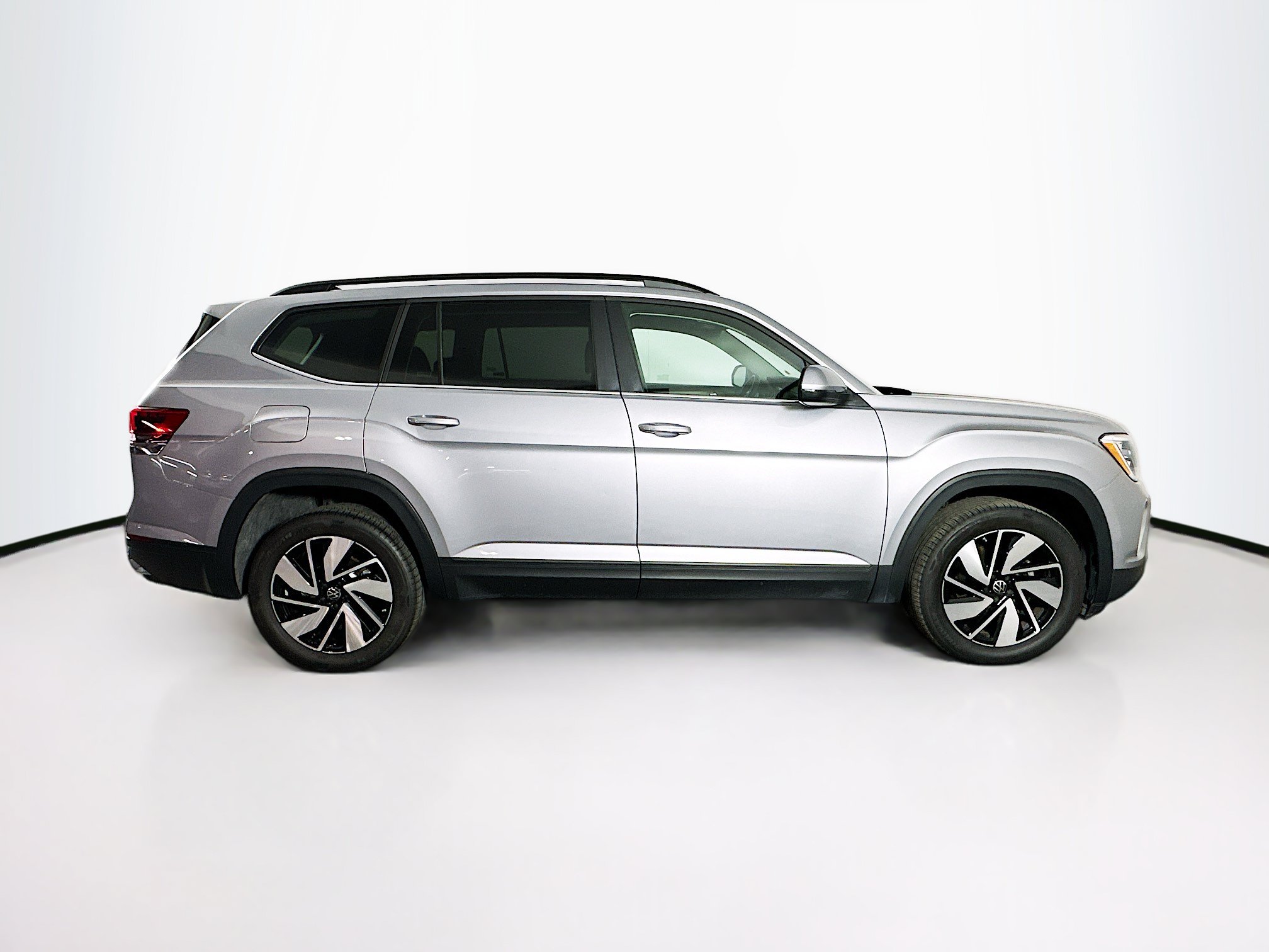 Used 2025 Volkswagen Atlas SE FWD image 10