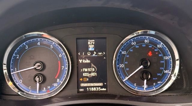 Used 2017 Toyota Corolla XSE FWD image 4