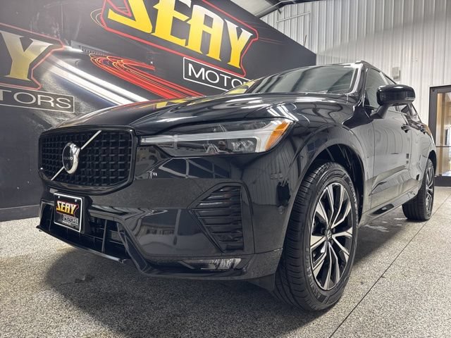 Used 2023 Volvo XC60 B5 Plus AWD/4WD image 2