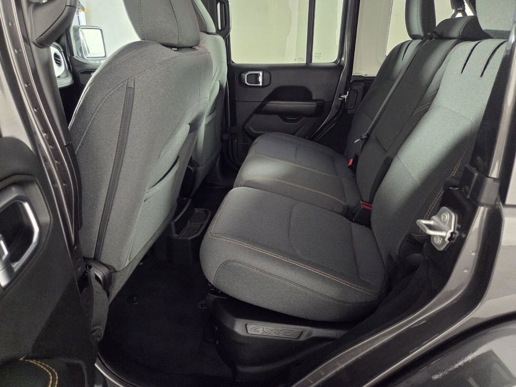 Certified 2025 Jeep Wrangler Sahara w/ Safety Group image 23