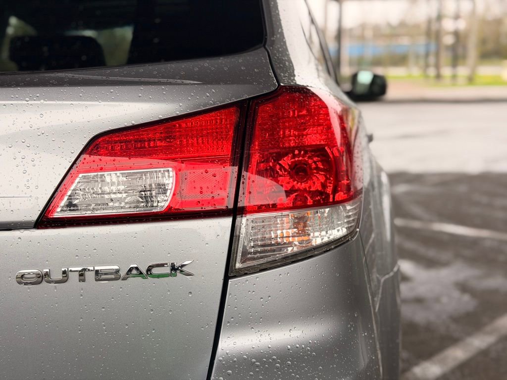 Used 2013 Subaru Outback 2.5i Limited image 15