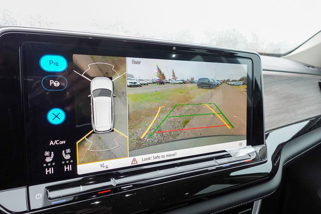 New 2026 Volkswagen Atlas SEL Premium R-Line image 24