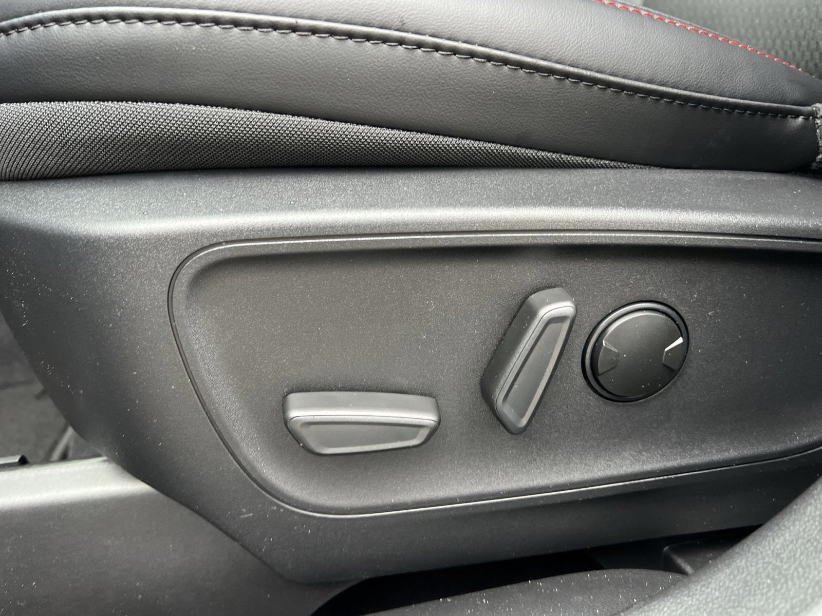 New 2026 Ford Escape ST-Line Select w/ Equipment Group 401A image 14