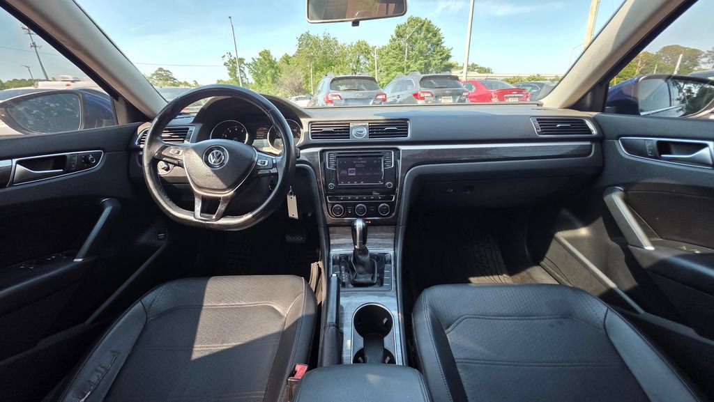 Used 2016 Volkswagen Passat 1.8T SE FWD image 10