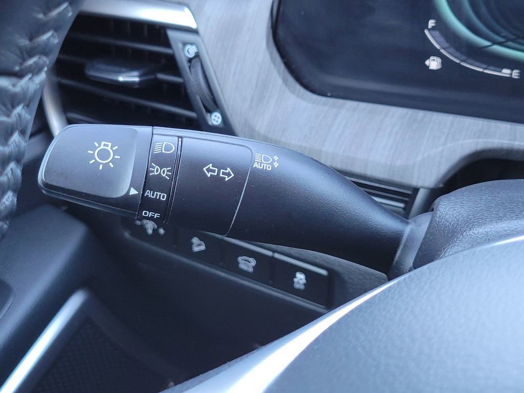 Used 2024 Kia Telluride EX w/ EX Captain's Chair Package image 32