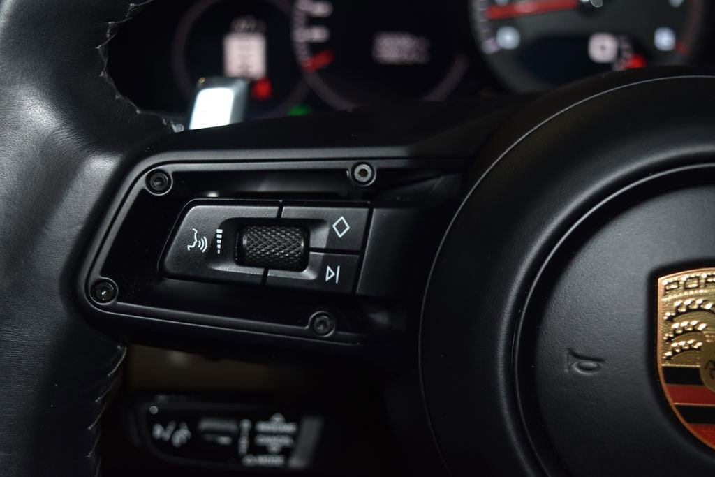 Used 2023 Porsche Panamera 4 Platinum Edition image 10